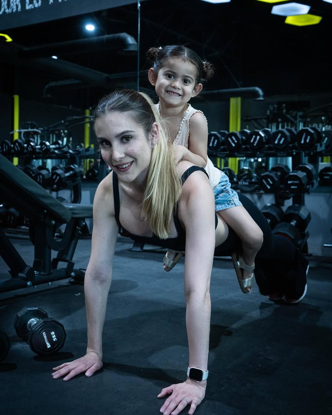 Un Recap de súper mamás… Gracias por inspirarnos a seguir adelante dia tras día y motivarnos a nuestras metas. #yoentrenoconbhfitness #bhfitness #bhméxico (2).jpg