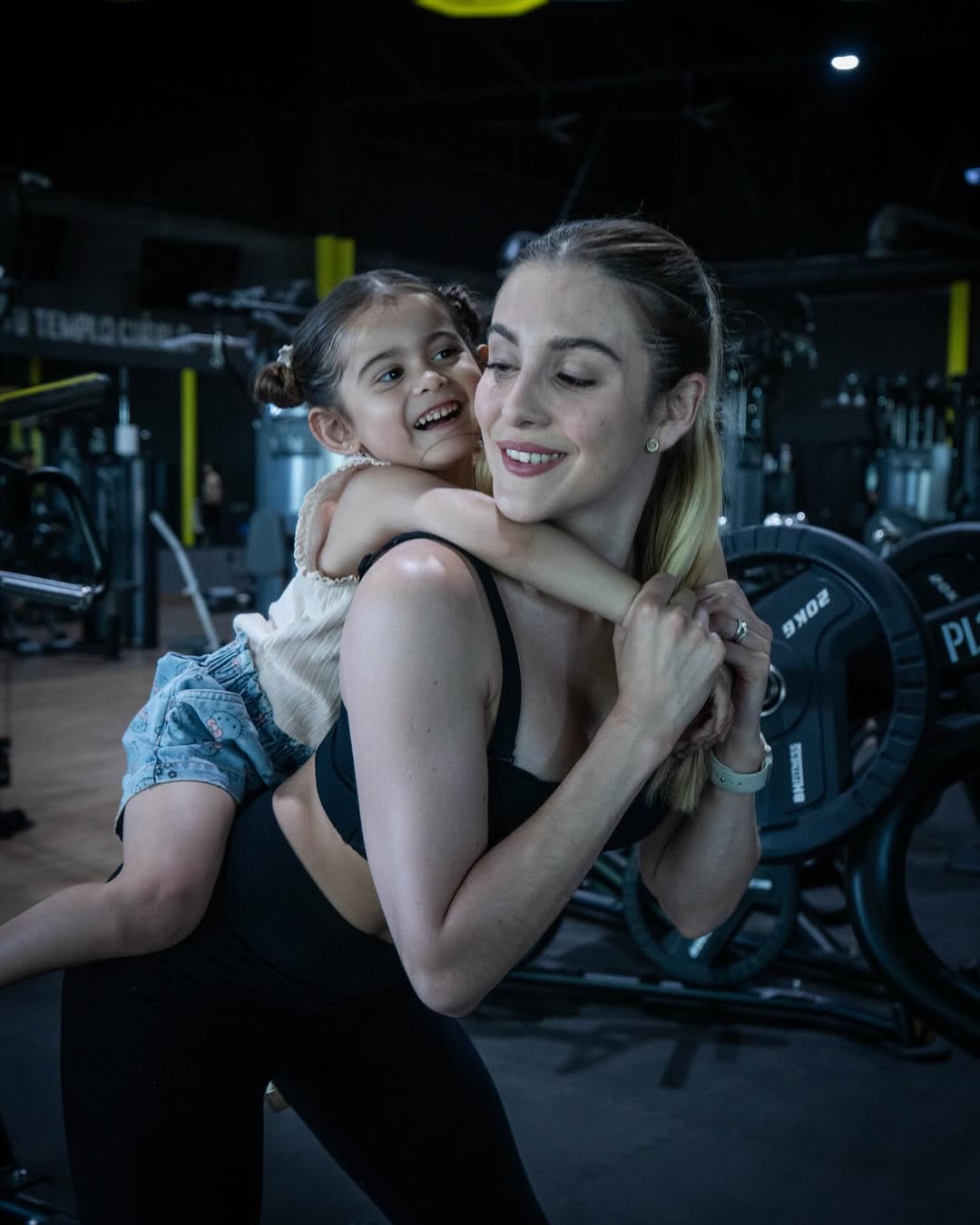 Un Recap de súper mamás… Gracias por inspirarnos a seguir adelante dia tras día y motivarnos a nuestras metas. #yoentrenoconbhfitness #bhfitness #bhméxico (3).jpg