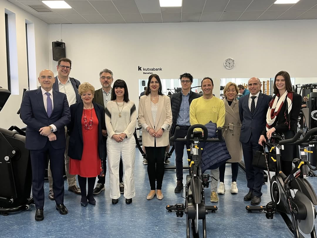 We had the honor of attending the inauguration of the new adapted physical activity room at the @zuzenak_vitoria sports club in Vitoria-Gasteiz.We have equipped the space with 31 adapted strength and cardio machine.jpg